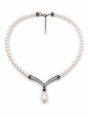 Vintage Faux Pearl Necklace with Crystal Accents – 40 cm